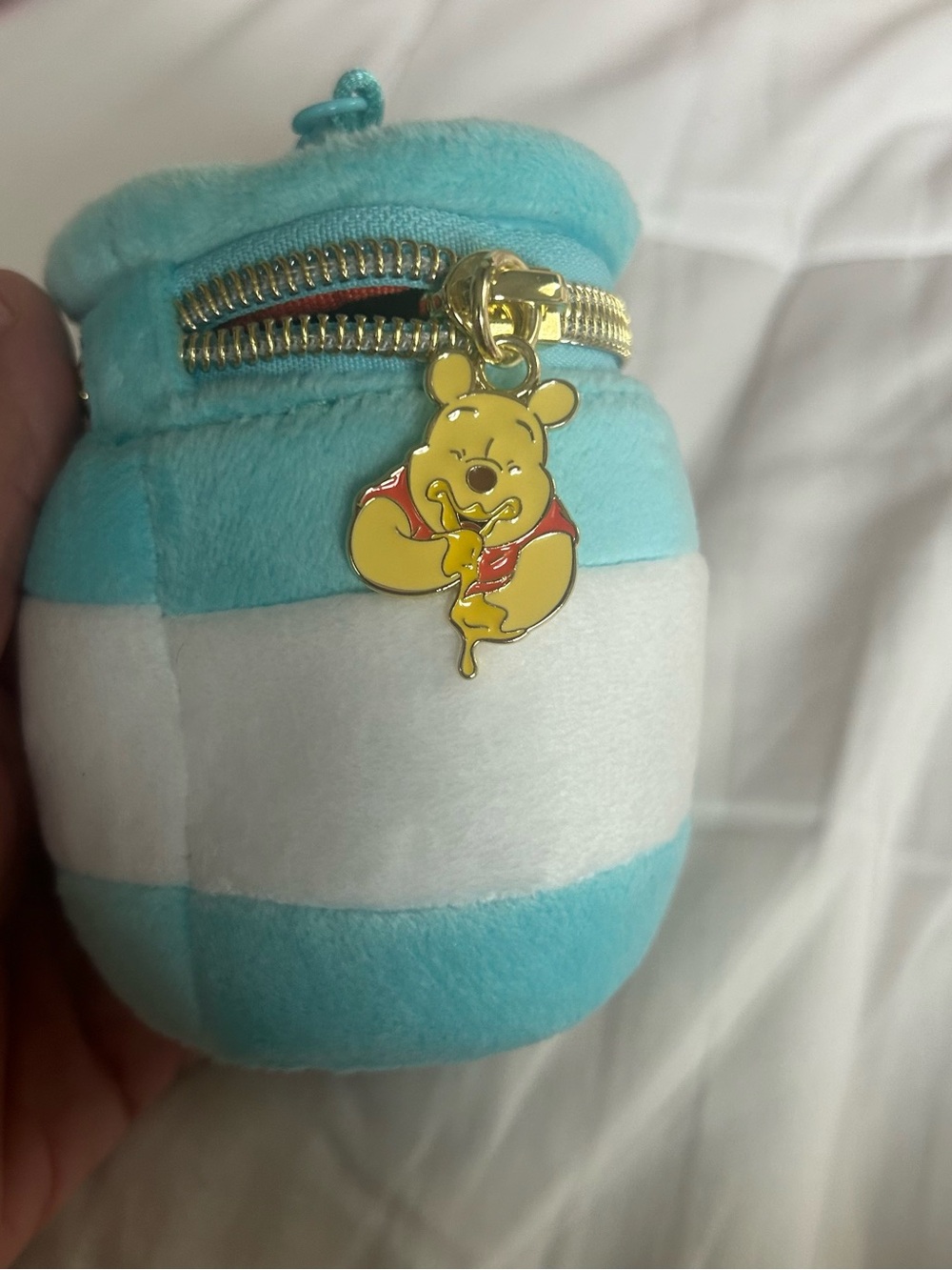 Winnie the Pooh Plush coin bag keychain - Picture 7 of 11